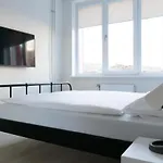 Youthments - Student Aparthotel