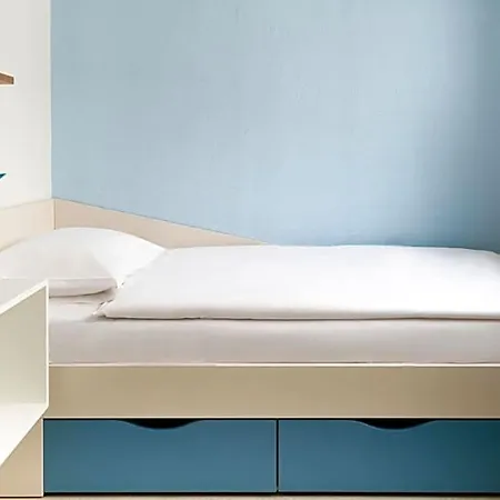 Youthments - Student Aparthotel 3*